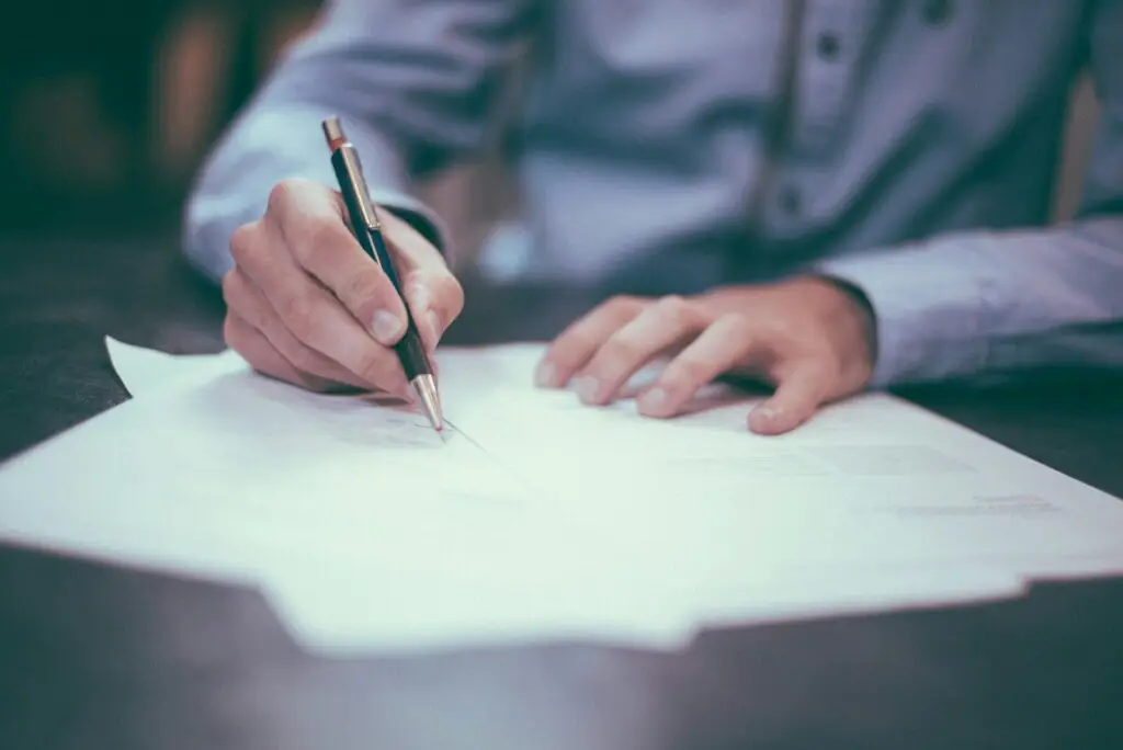legal profesional drafting a contract.